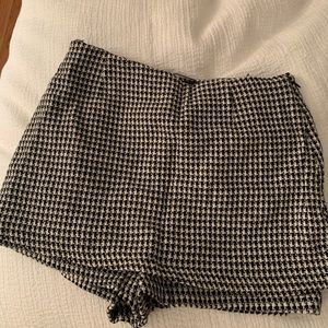 Zara houndstooth skort
